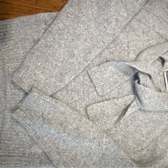 Samantha Starr Vintage
Angora Silk Blend Gray Knit Sweater - Picture 3 of 15